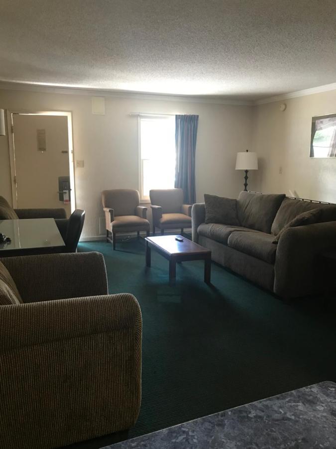 Merrimac Inn & Suites Williamsburg Kültér fotó